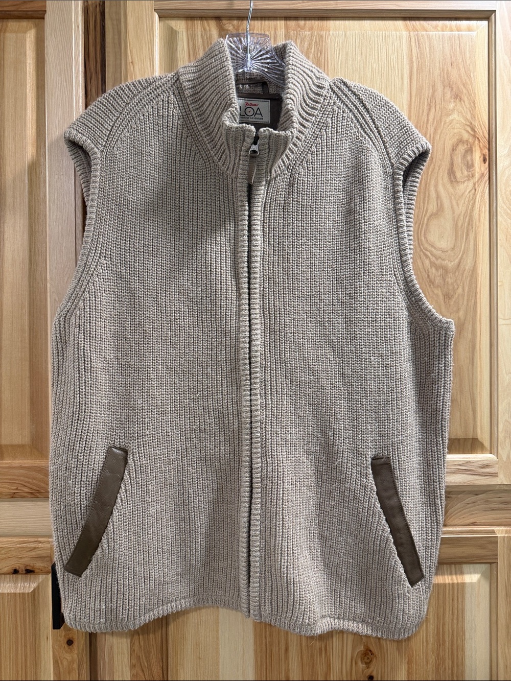 RailRiders LOA Men’s Sz XL Wool Taupe Knit Zip Vest with Leather-Trim Pockets